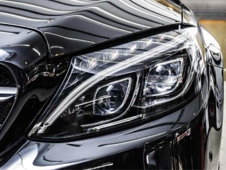 Does Headlight Cleaning and Restoration Make a Difference?